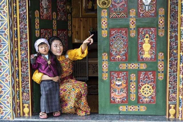 Mutter und Kind in Bhutan