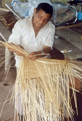 ein Korbflechter am Amazonas