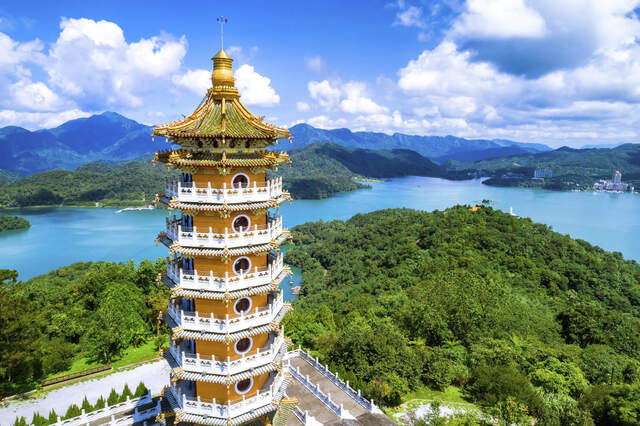 Tse En-Pagode am Sonne-Mond-See