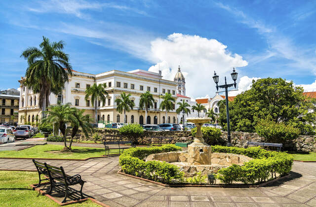 Das Nationaltheater in der Altstadt von Panamá City