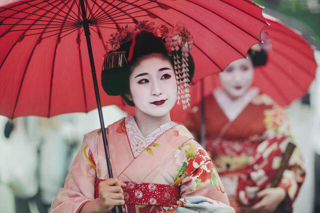 Japanische Mädchen in Kimonos